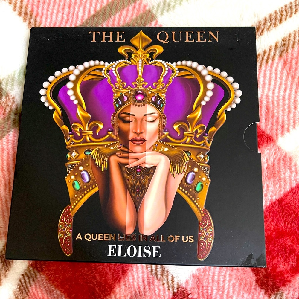 The Queen- Eloise Pallet